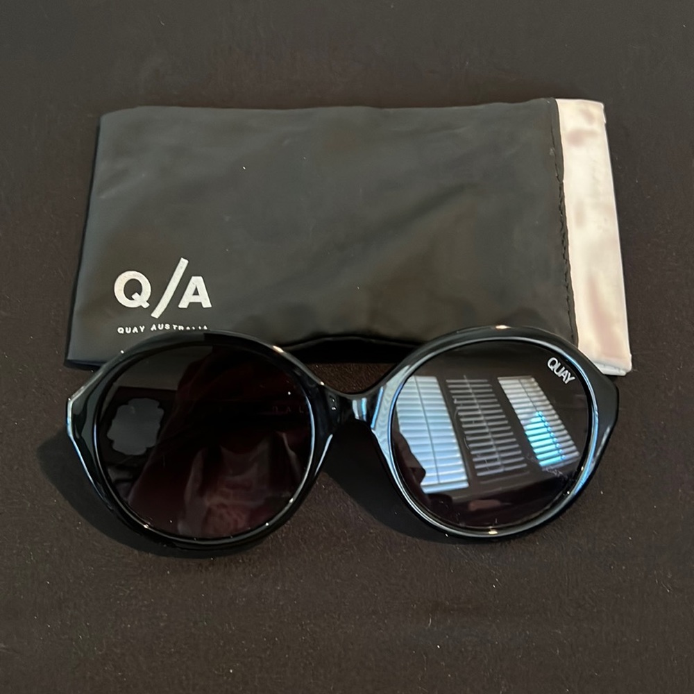 Quay Sunglasses Tinted Love